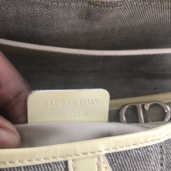 Authentic Vintage Christian Dior Saddle Bag – Gray Canvas & Patent Leather - Picture 4 of 7